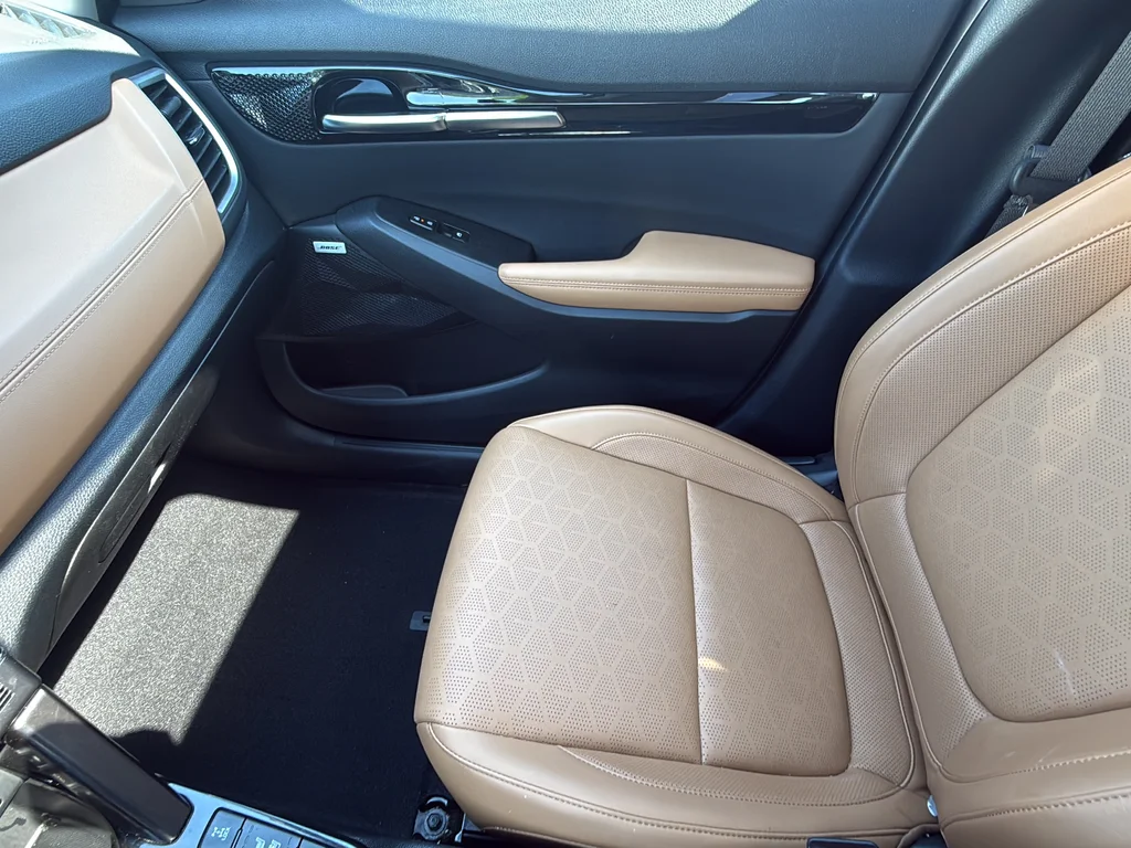 Certified Used 2024 White Kia SX image 26