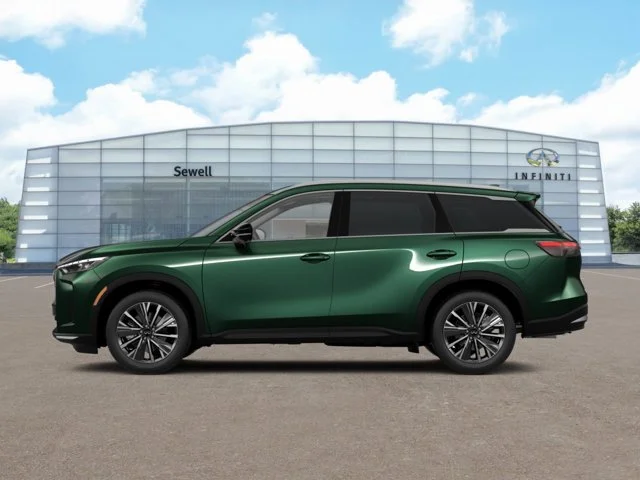 New 2027 DEEP EMERALD INFINITI Luxe FWD image 3