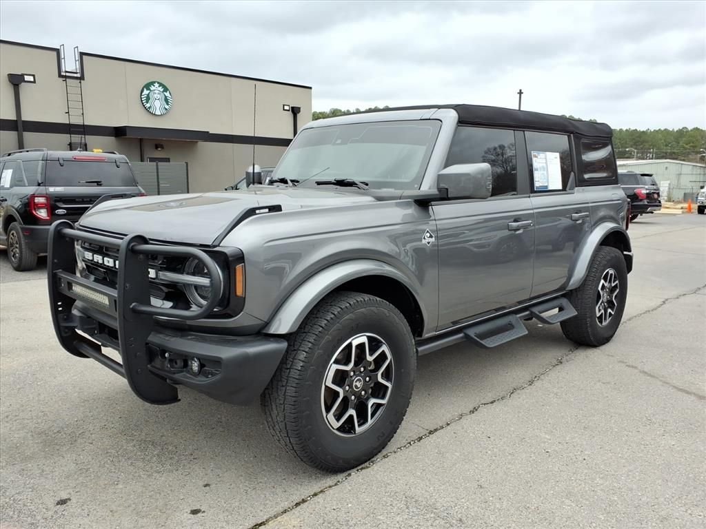 2023 Ford Bronco Outer Banks 4x4's photo