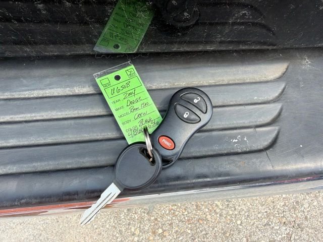 Used 2004 Black Dodge SLT image 13