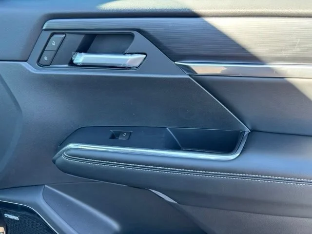 New 2026 Ebony Twilight Metallic GMC Elevation image 21