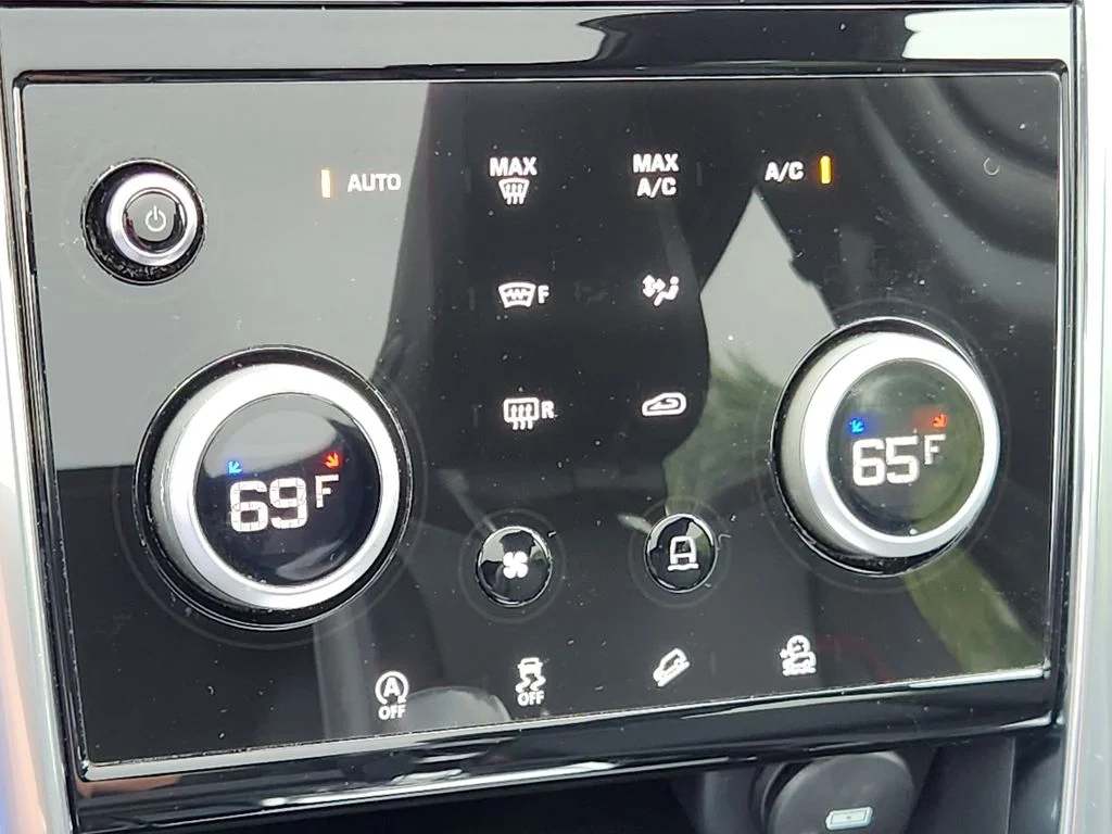 Used 2020 Santorini Black Metallic Land Rover S R-Dynamic image 28