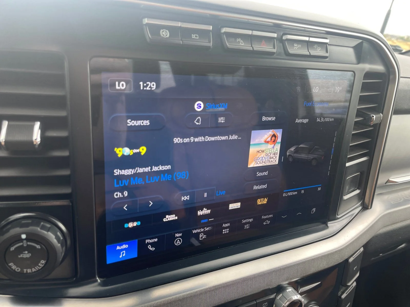 Used 2024  Ford PLATINUM SuperCrew image 24