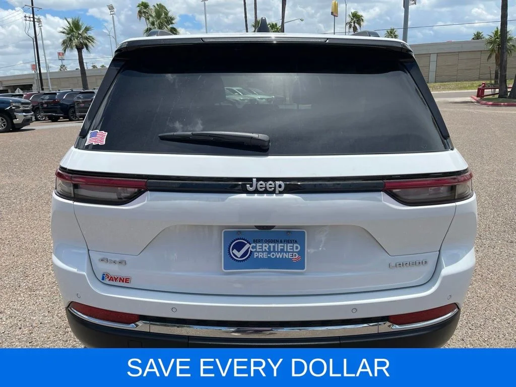 Used 2025 White Jeep Laredo image 5