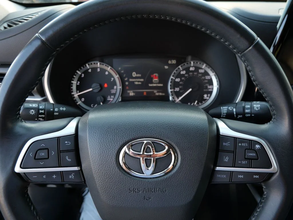 2023 Toyota Highlander XLE - Photo 25