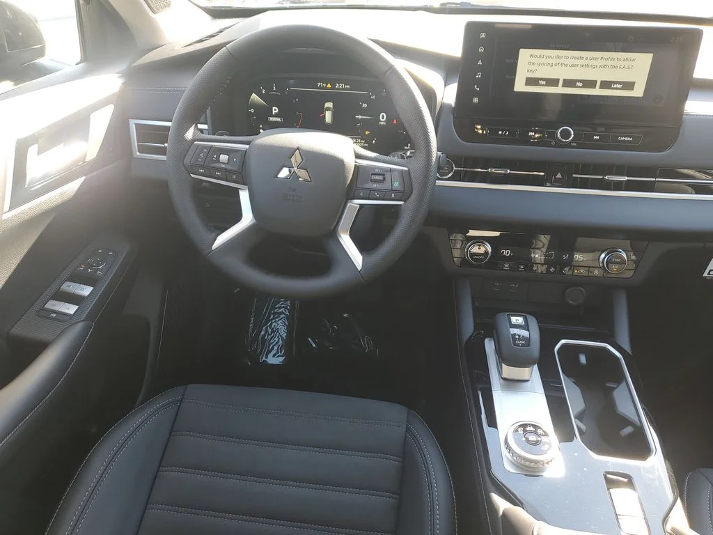 2026 Mitsubishi Outlander SE - Photo 12