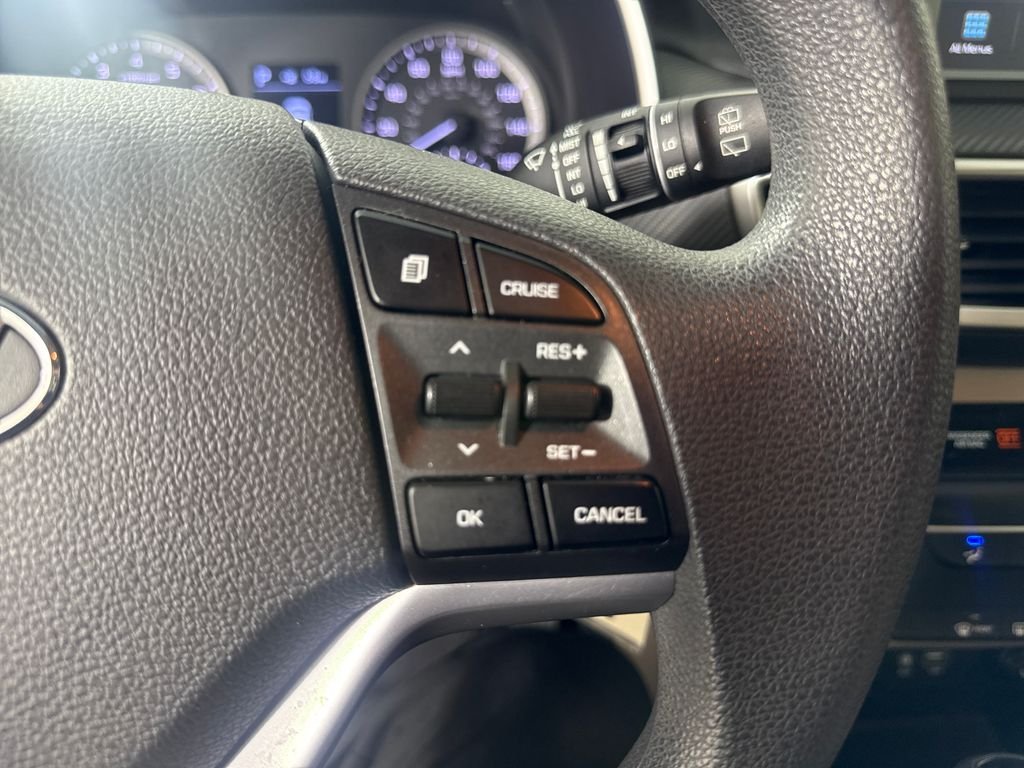 Used 2019 White Hyundai SE image 25