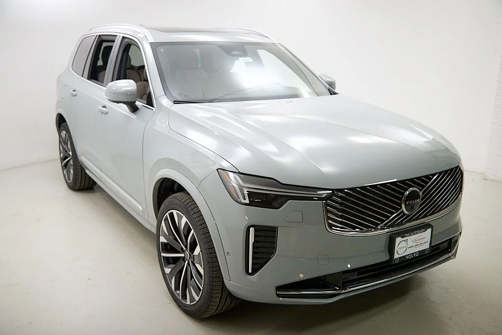 New 2026 Vapour Grey Volvo Plus image 4