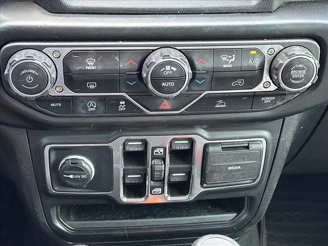 Used 2022 Blue Jeep Overland image 29
