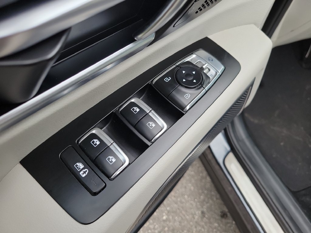 Certified Used 2022 Gravity Gray Kia SX image 23