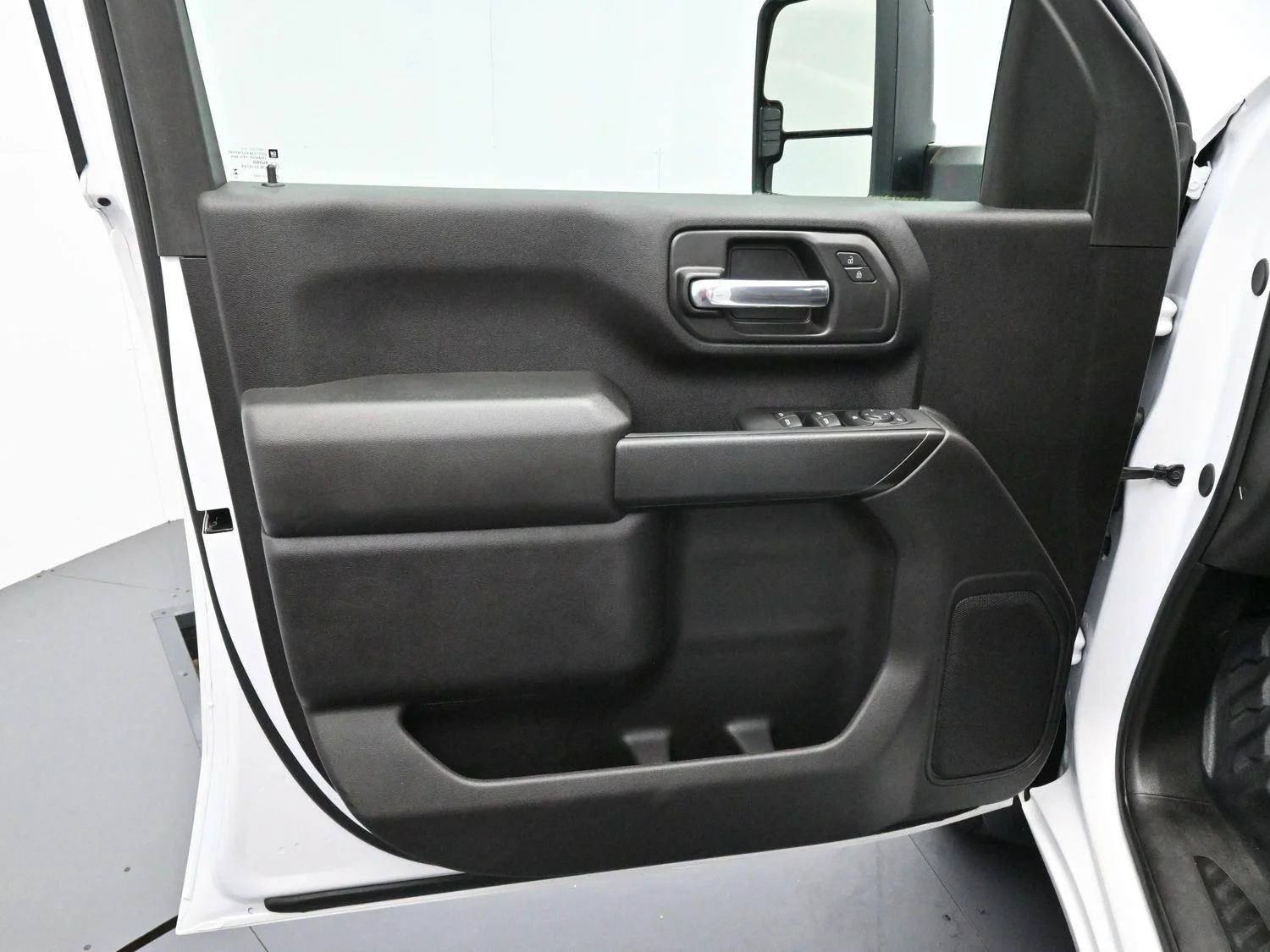Used 2025 Summit White Chevrolet WT image 9