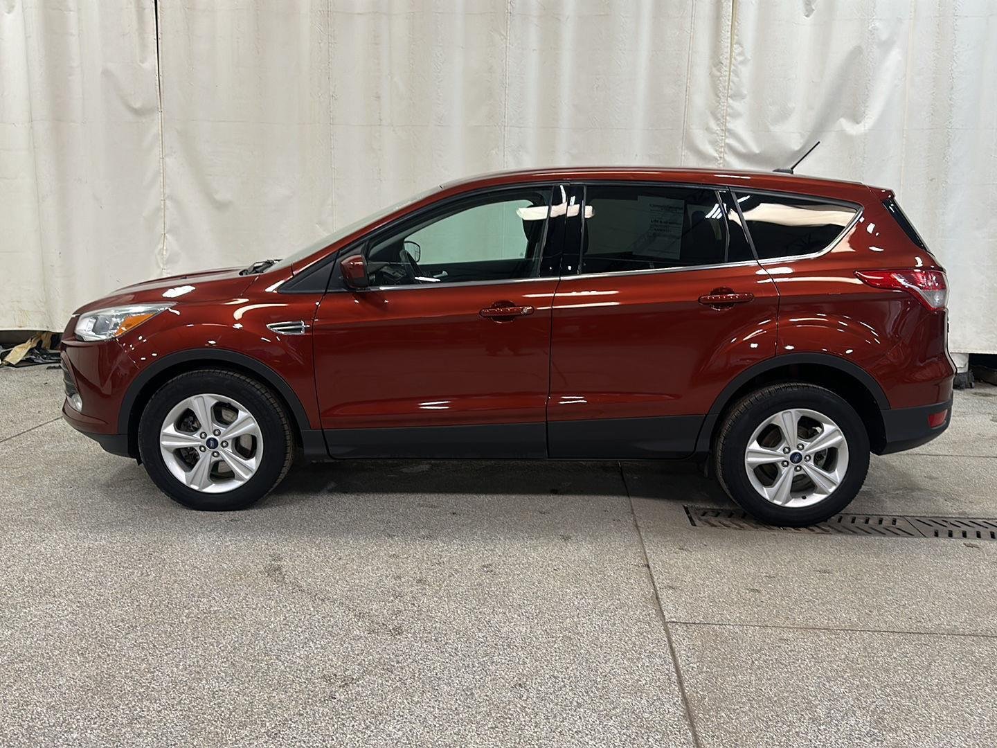 Used 2015 Ford Escape SE with VIN 1FMCU9G93FUC04900 for sale in Waconia, Minnesota