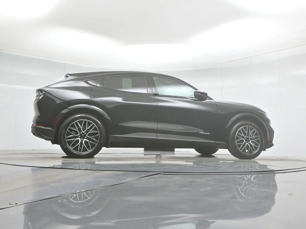 Used 2025 Black Ford Premium image 50