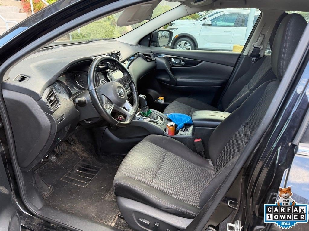 Used 2018 Black Nissan SV image 5