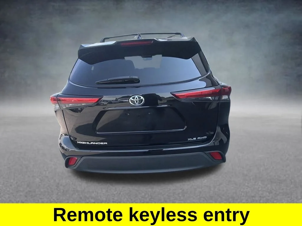 Used 2022 Black Toyota XLE image 4