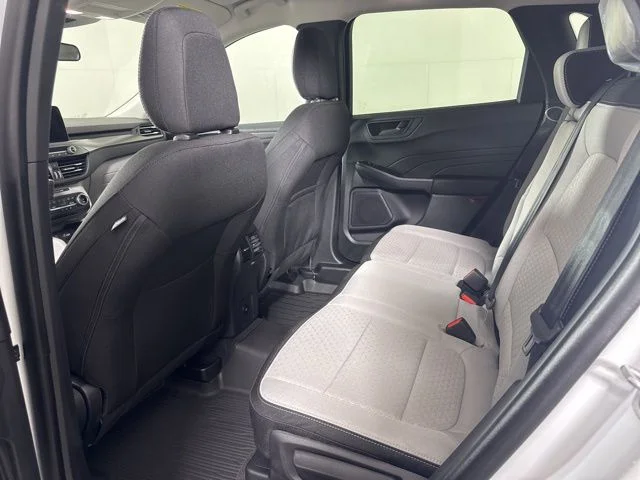 New 2026 Oxford White Ford Active image 12