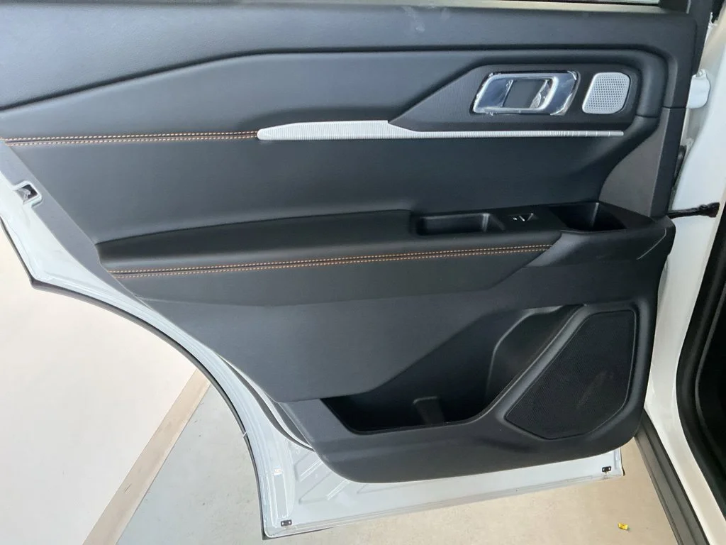 New 2026 White Metallic Ford Tremor image 17