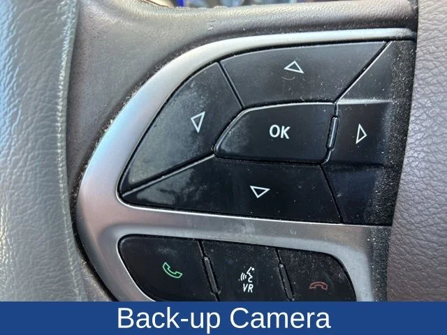 Used 2017 Red Chrysler Touring L image 16