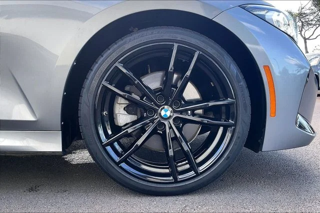 Used 2023 Skyscraper Grey Metallic BMW 330i image 9