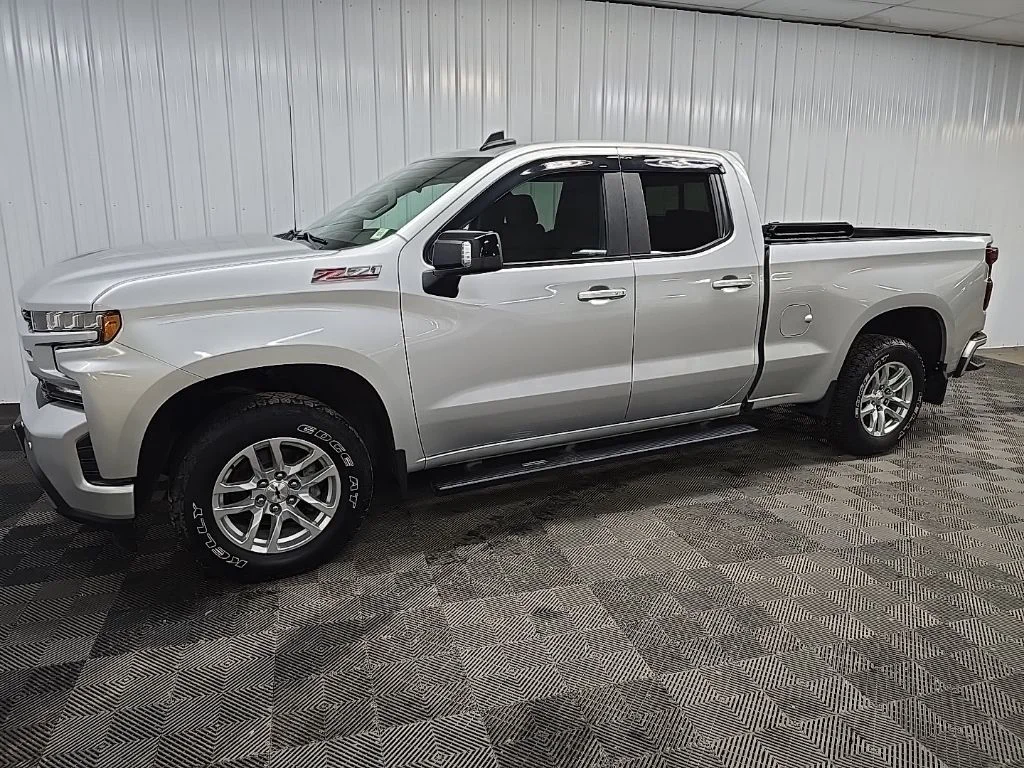 Used 2020 Silver Chevrolet RST image 6