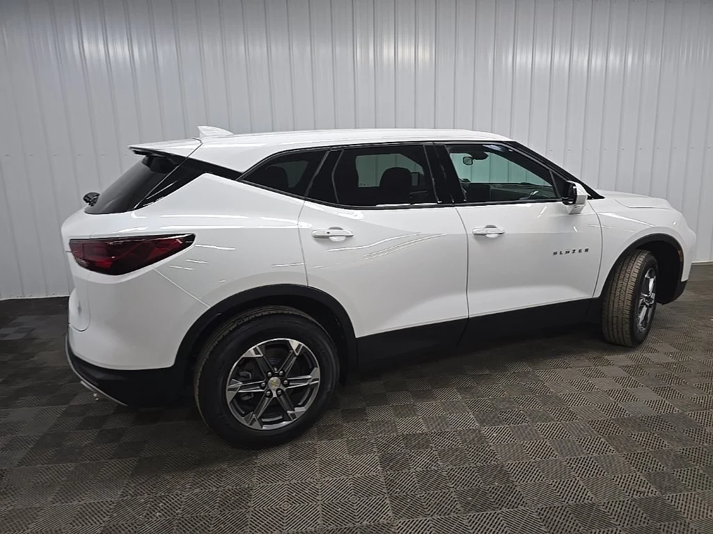 2023 Chevrolet Blazer 2LT - Photo 3