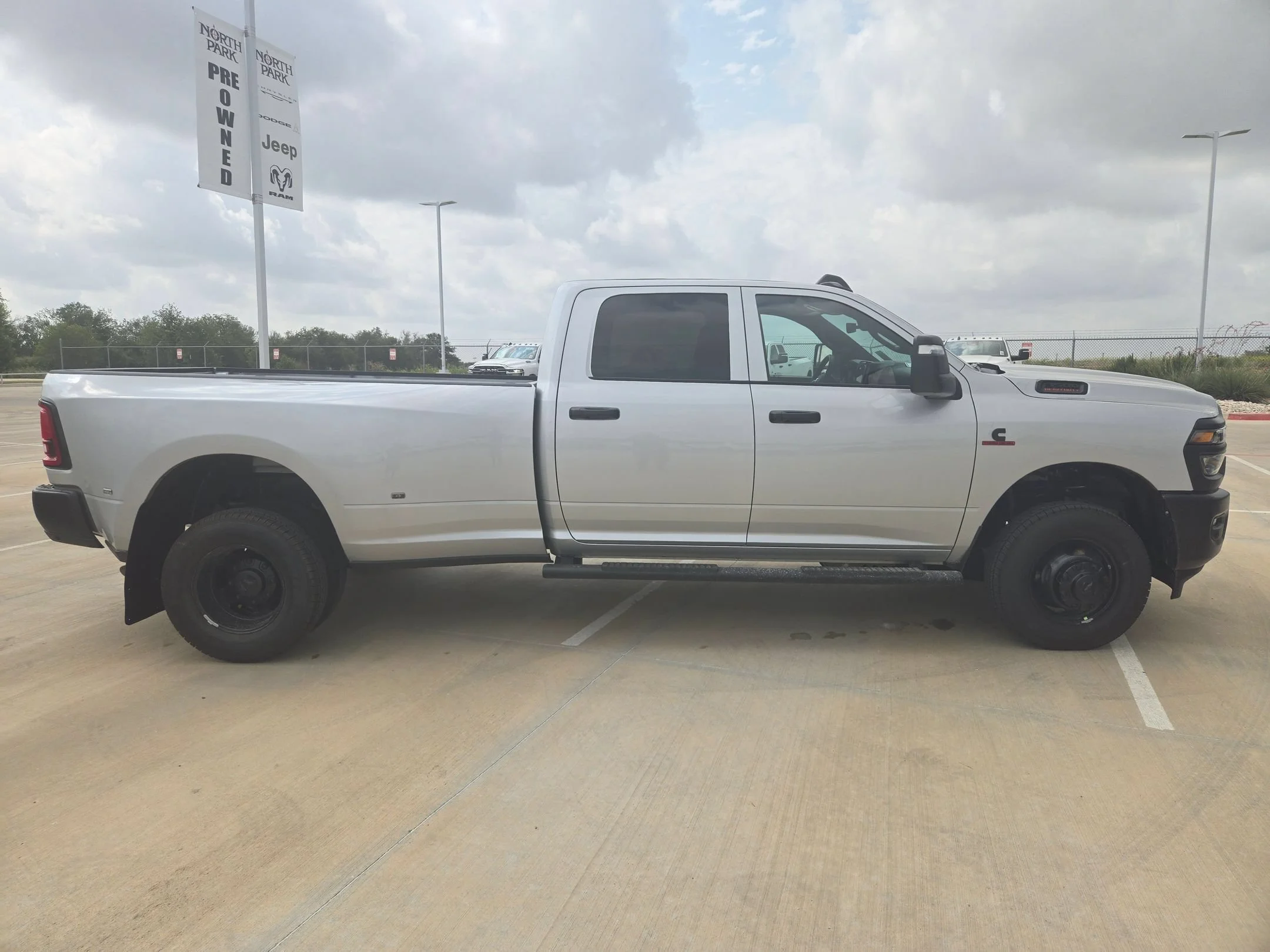 New 2026 Silver-Zynith Exterior Paint RAM Tradesman image 2