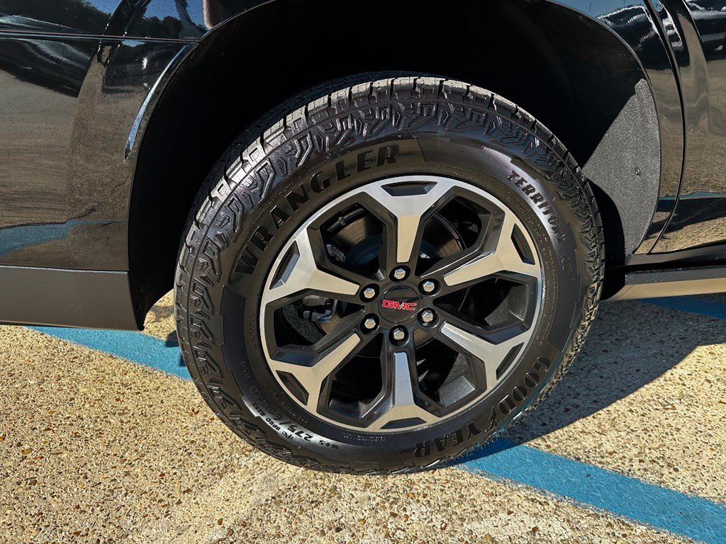 2026 GMC Yukon AT4 - Photo 23