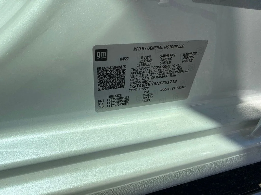 Used 2022 White GMC Denali image 21