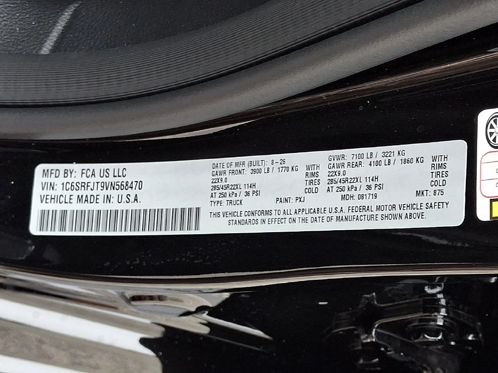 New 2027 Diamond Black Crystal Pearl-Coat Exterior Paint RAM Laramie image 19