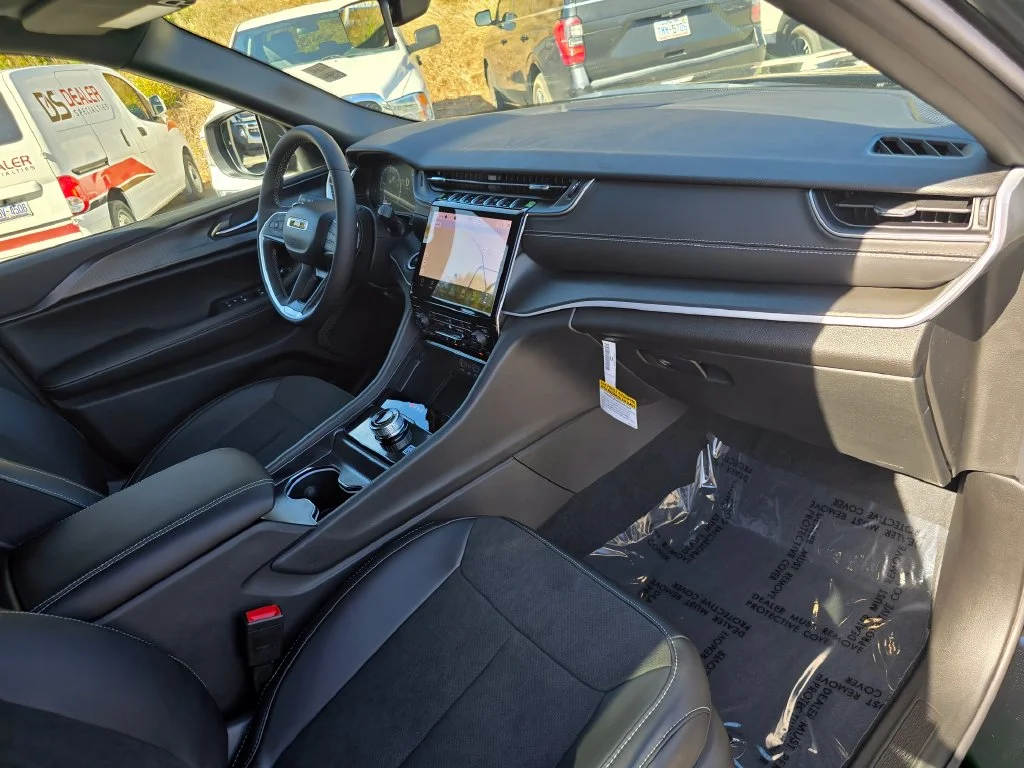 New 2027 Black Jeep Laredo X image 28