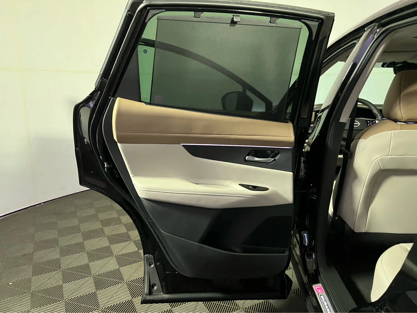New 2026 Super Black Nissan Platinum image 17