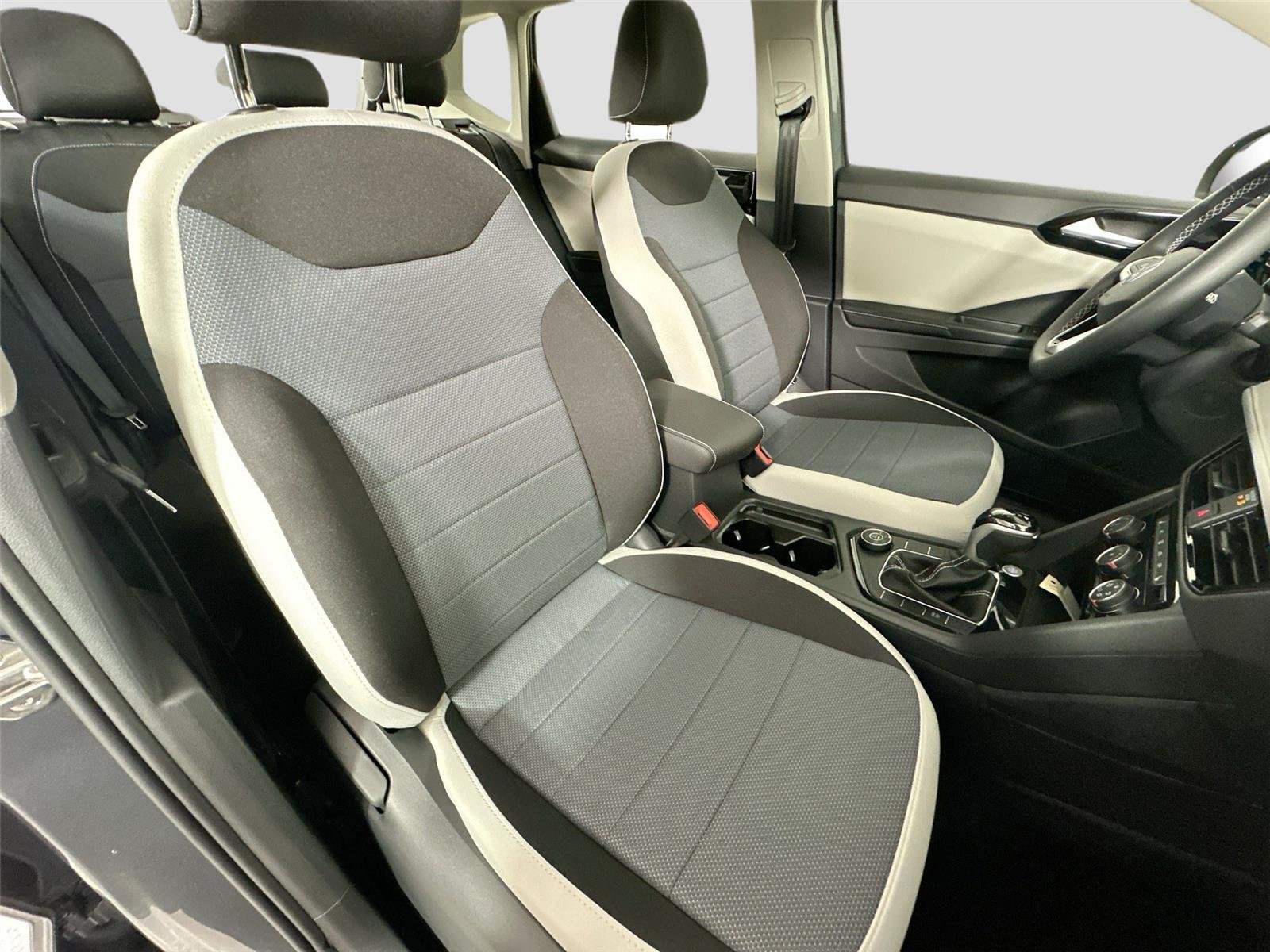 New 2026 Platinum Gray Metallic Volkswagen S image 25