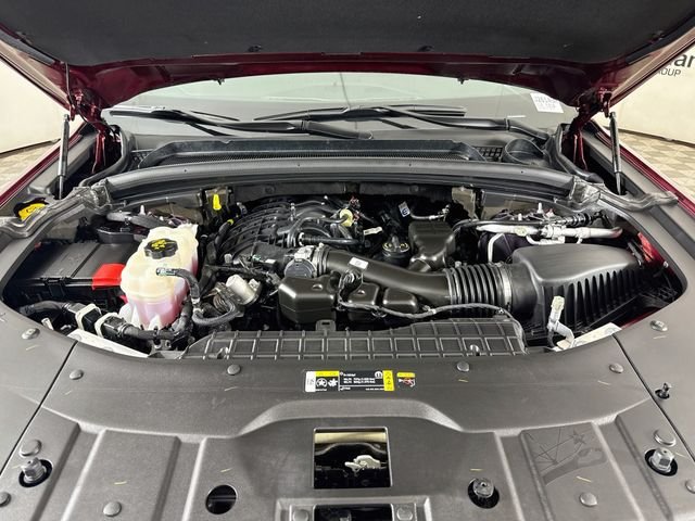 Used 2025 Red Jeep Laredo X image 29