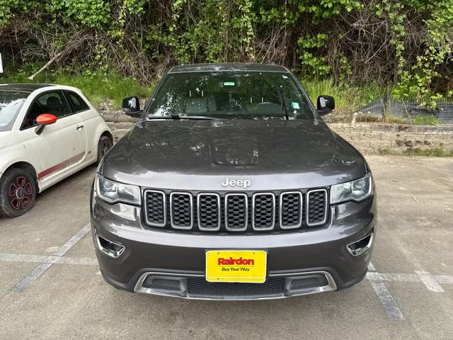 Used 2018 Crystal Metallic Jeep Limited image 2
