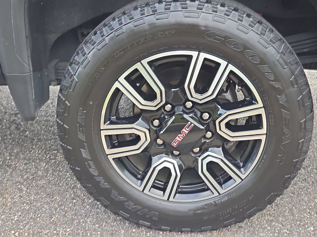 Used 2022 ONYX BLACK GMC AT4 image 33