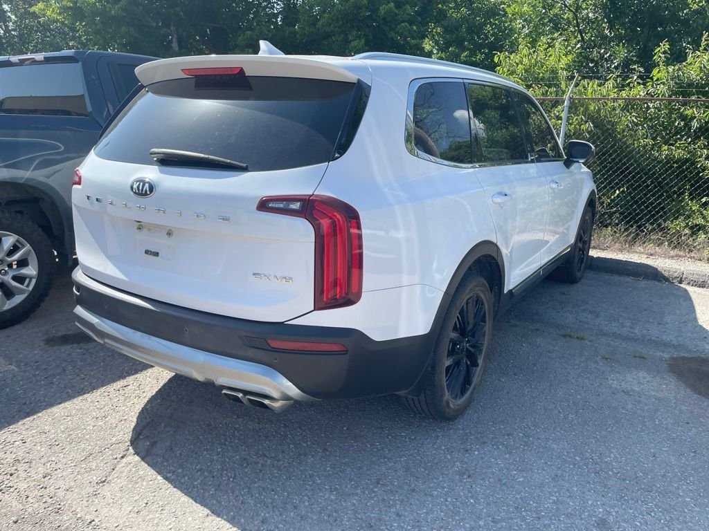 Used 2021 White Kia EX image 9