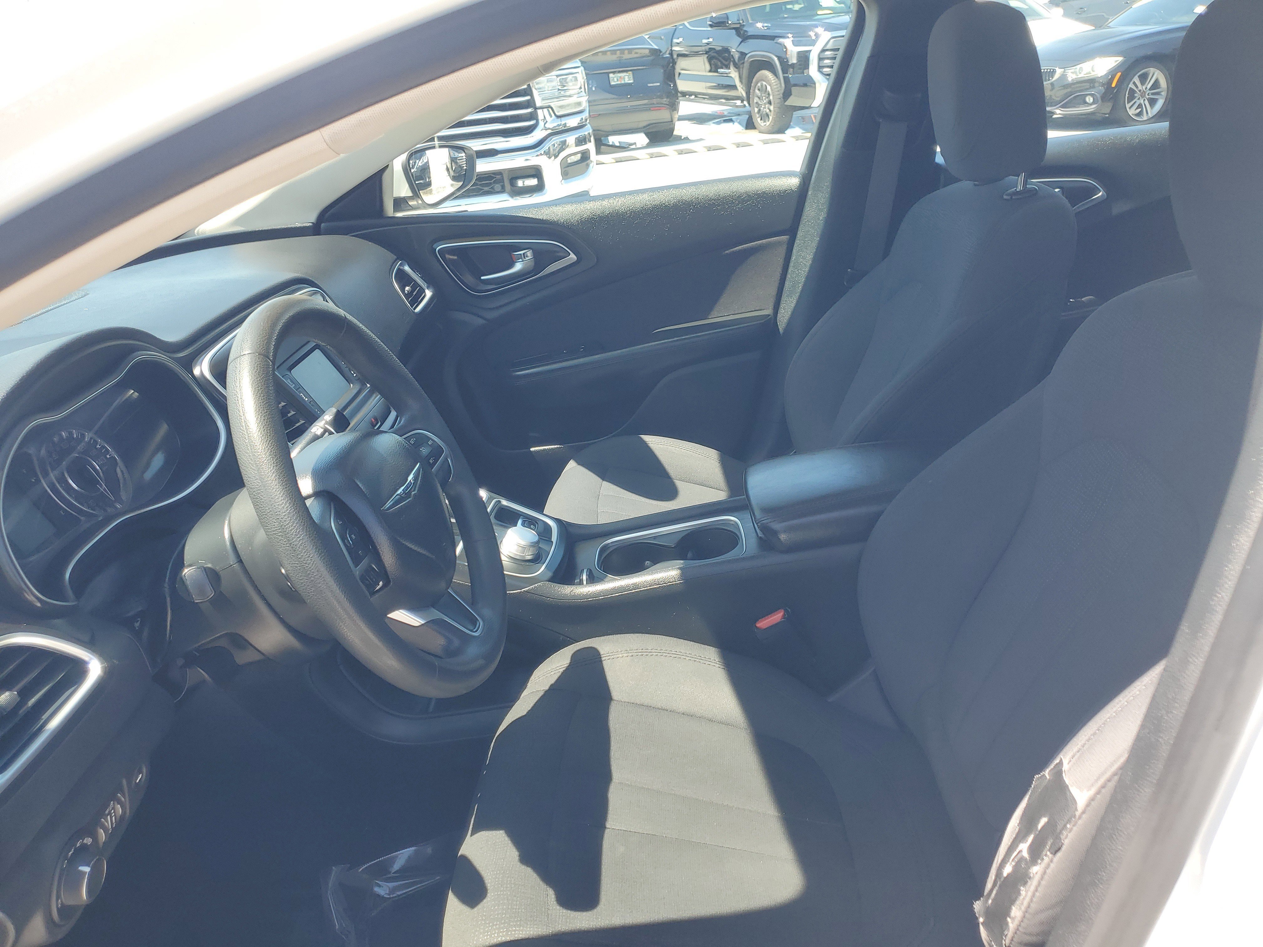 Used 2016 Bright White Clearcoat Chrysler LX image 19