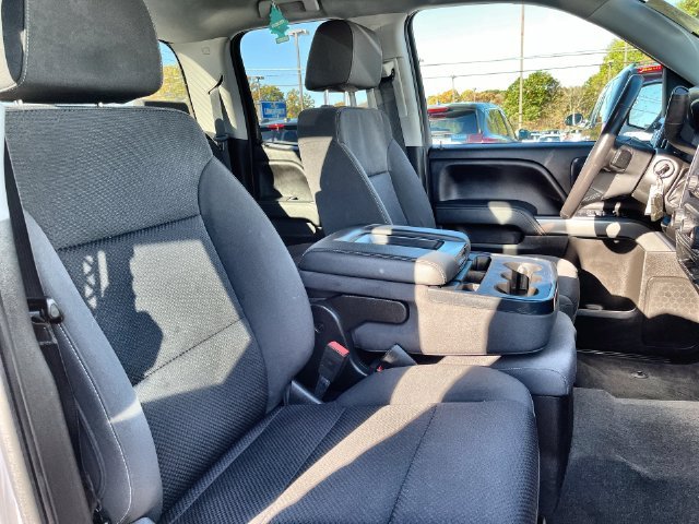 Used 2018 White Chevrolet LT image 33