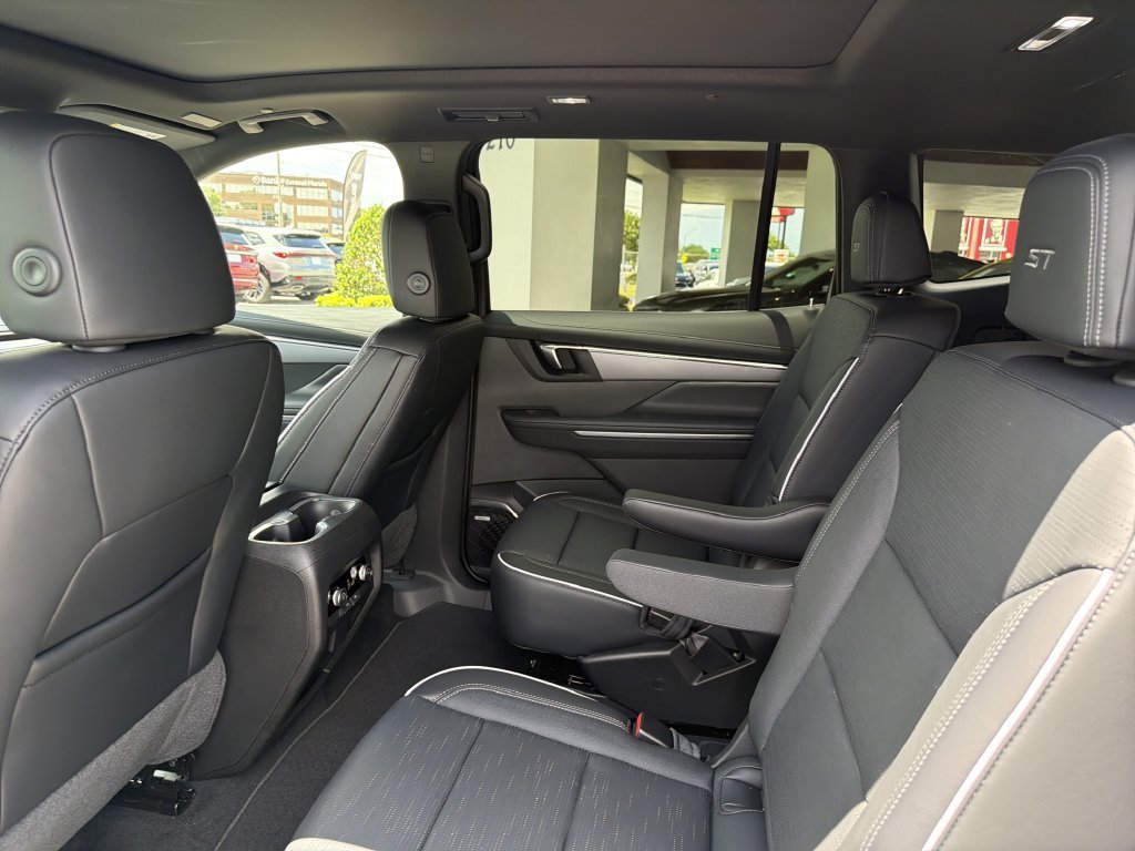 2026 Buick Enclave Sport Touring - Photo 18