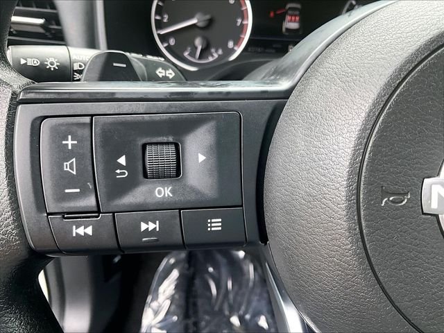 Used 2023 White Nissan S image 23