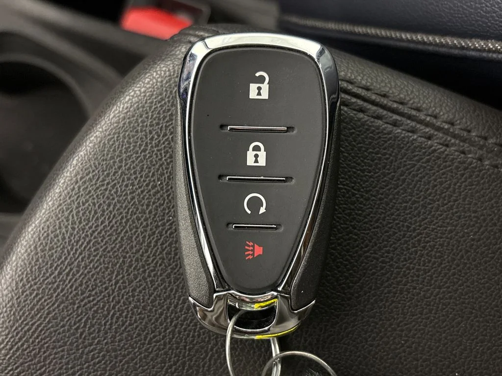 Used 2023 White Chevrolet Premier image 33