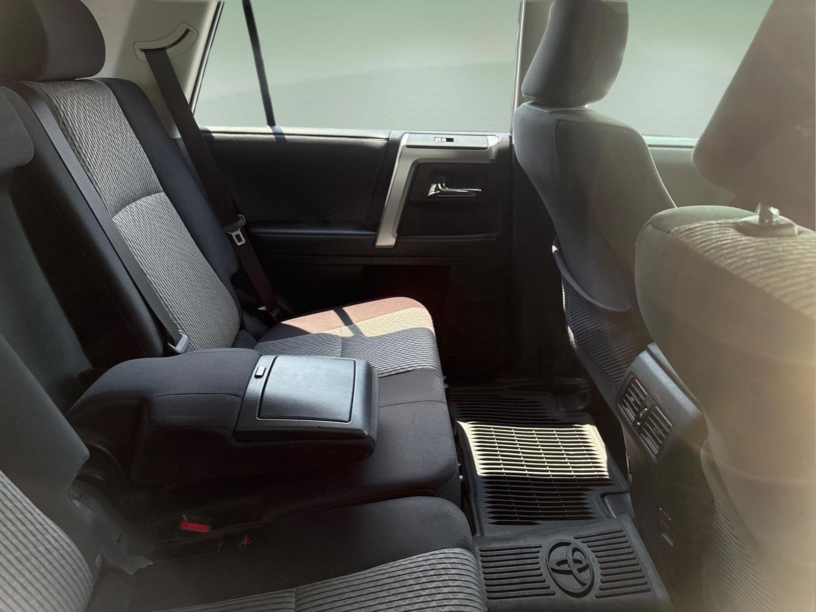 Used 2019 Midnight Black Metallic Toyota SR5 image 18