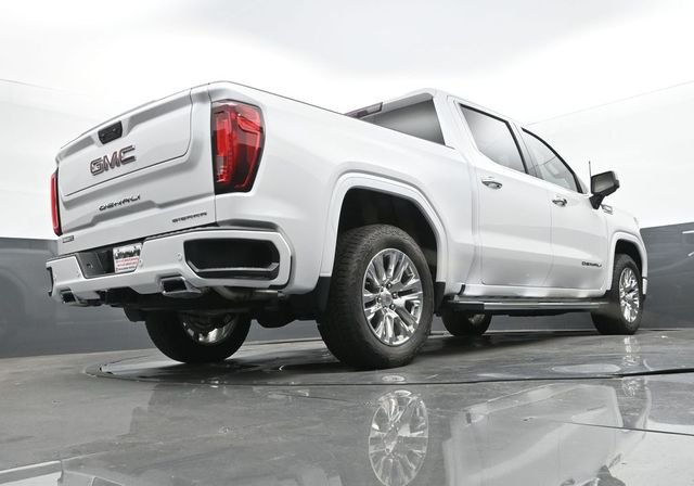Used 2024 White Frost Tricoat GMC Denali image 27