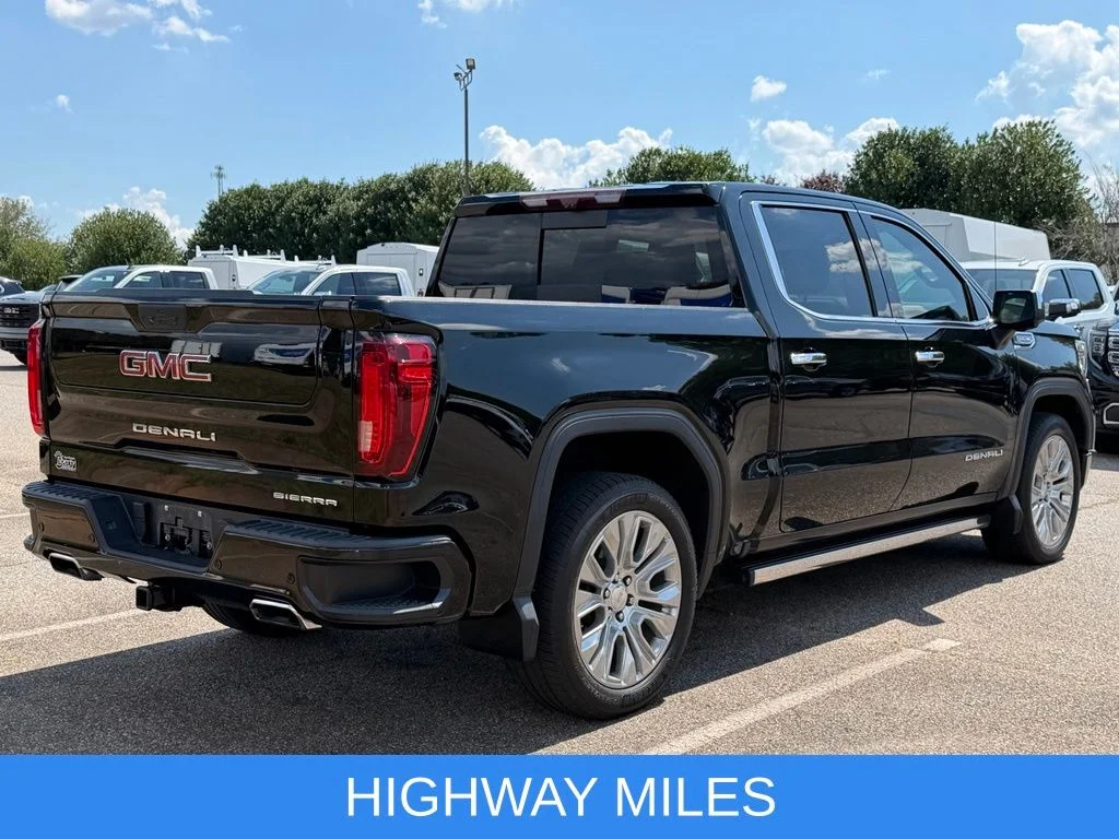 Used 2022 Black GMC Denali image 5
