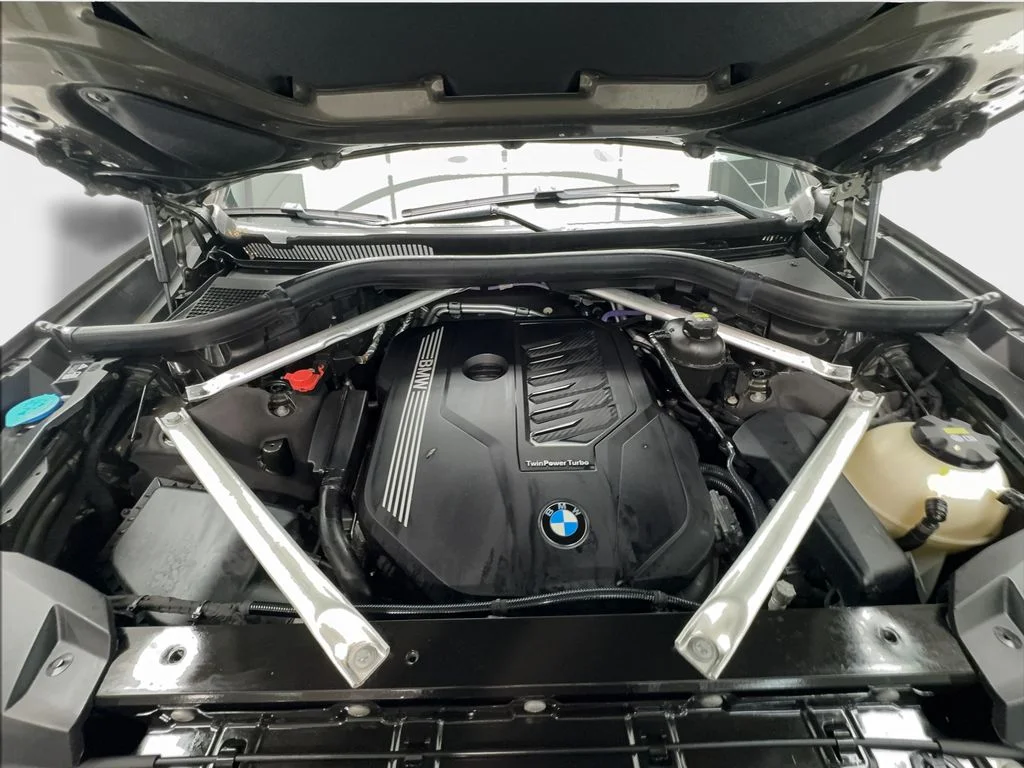 Used 2022 Green BMW xDrive40i image 19