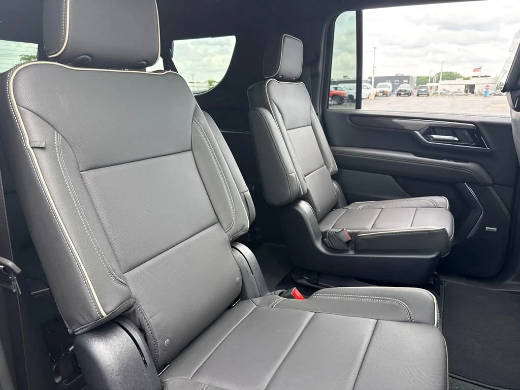 New 2026 Onyx Black GMC Elevation image 38