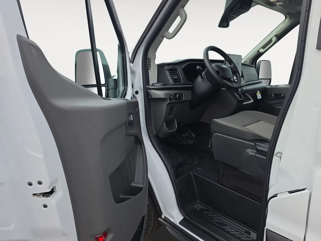 New 2026 OXFORD WHITE Ford Base image 12