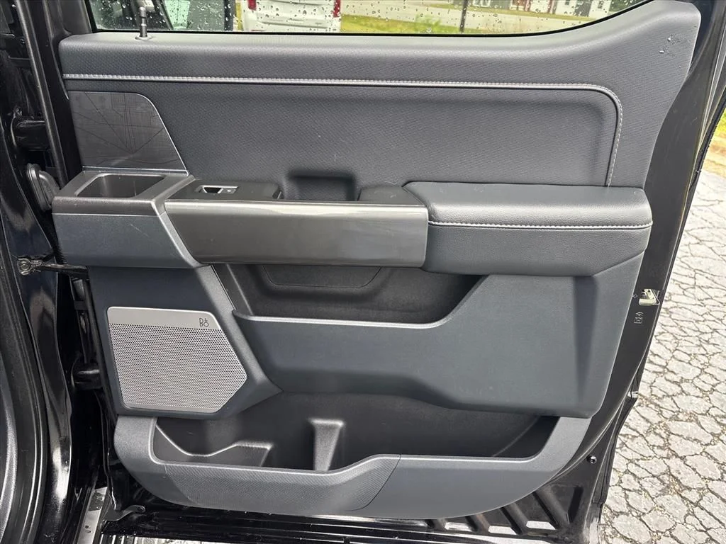 Used 2022 Black Ford XLT image 16