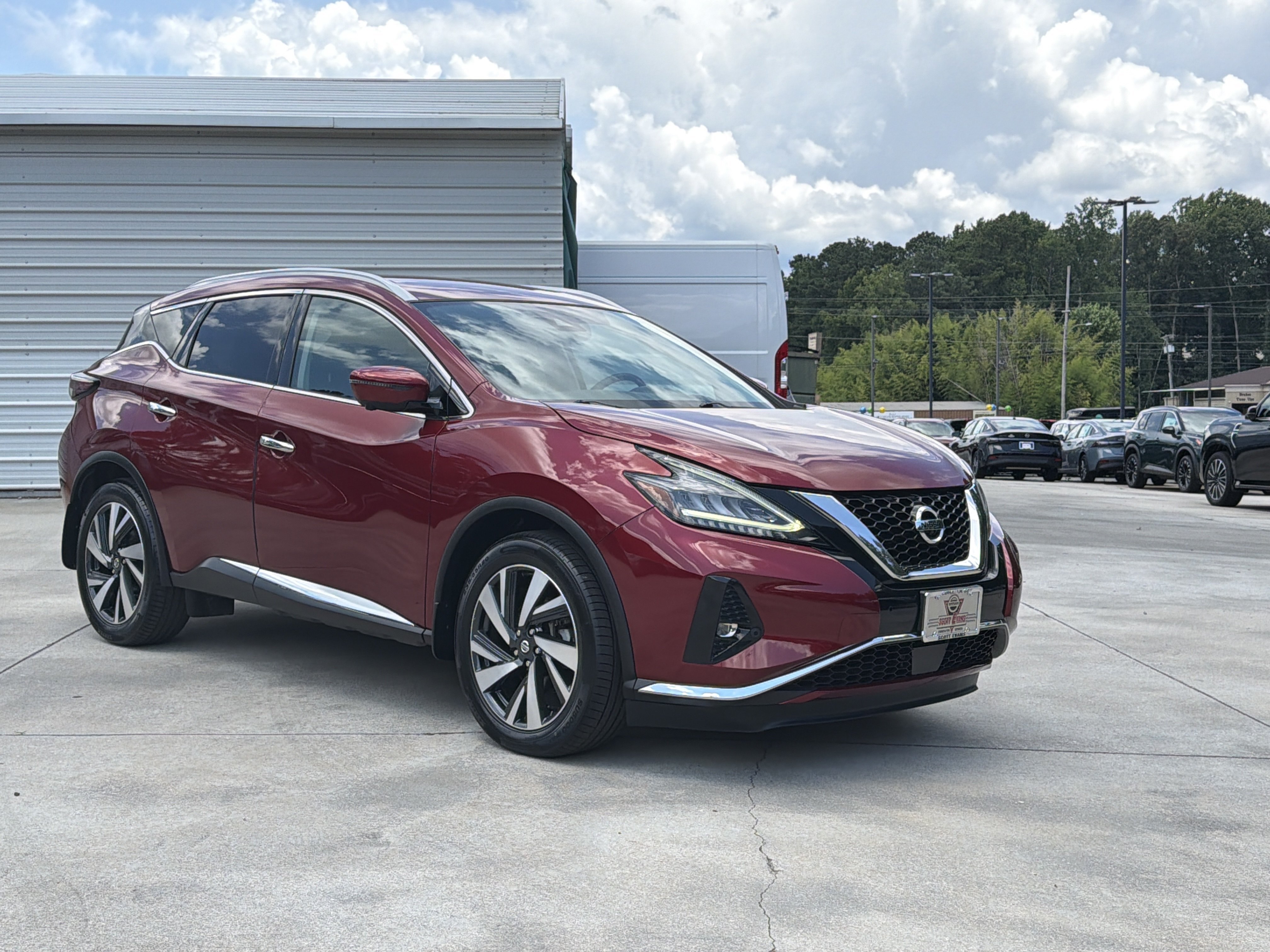 Used 2022 Scarlet Ember Tintcoat Nissan SL image 1