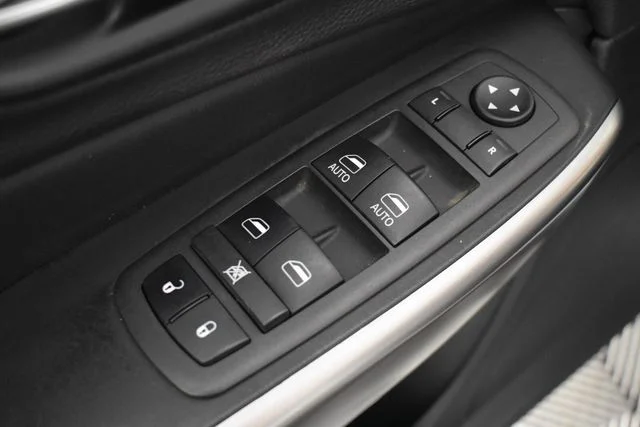2022 Jeep Cherokee Latitude Lux - Photo 21